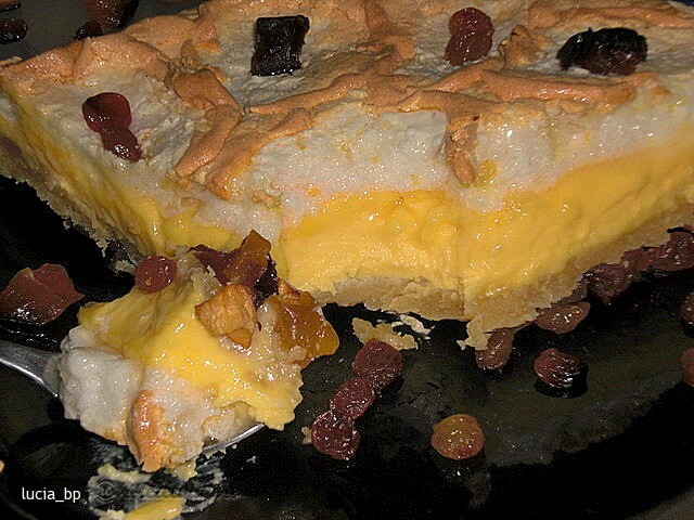 Imagine Reteta culinara Prajitura cu Crema si Bezea de Lamaie | 2review.ro