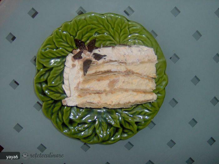 Imagine Reteta culinara Tort cu Foi Foietaj, Crema Diplomat si Fructe | 2review.ro