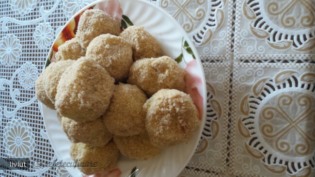 Imagine Reteta culinara Gomboturi cu Prune | 2review.ro