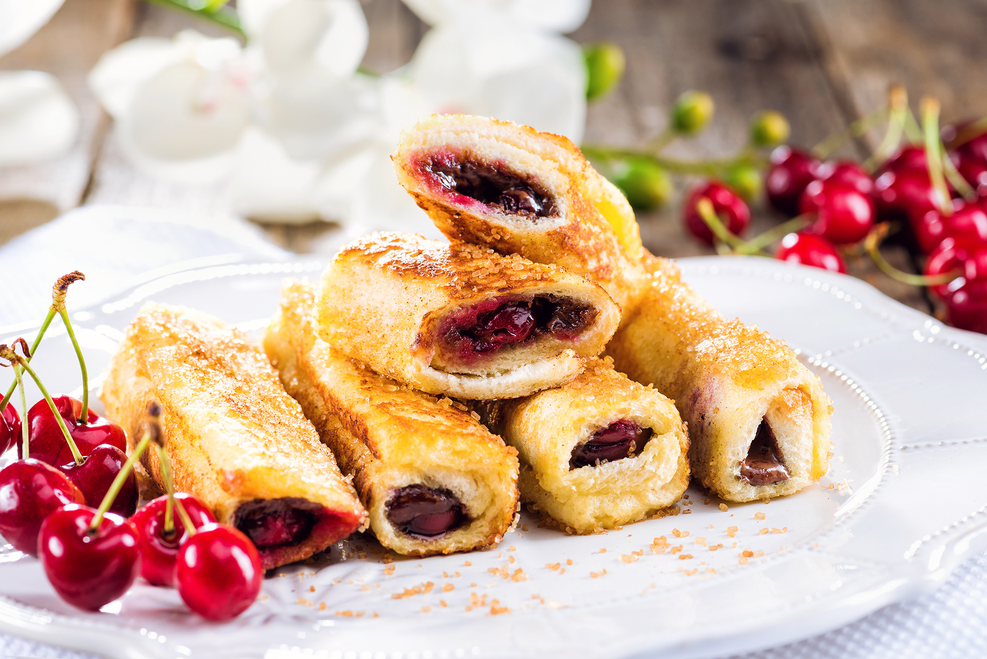 Imagine Reteta culinara Sandwich cu cirese, brie si ciocolata | 2review.ro