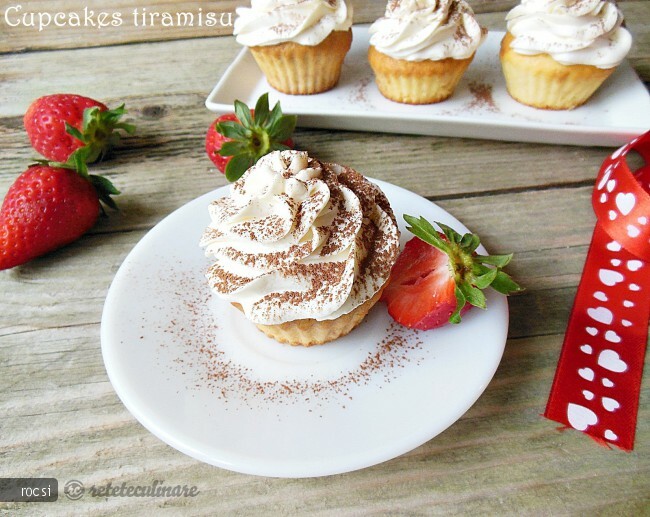 Imagine Reteta culinara Cupcakes Tiramisu | 2review.ro