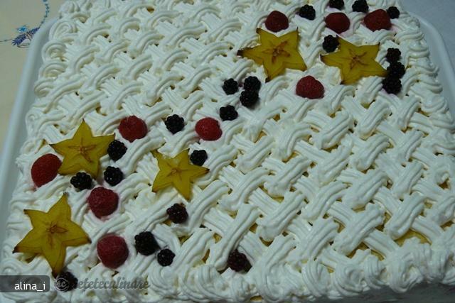 Imagine Reteta culinara Tort cu Mere si Frisca | 2review.ro