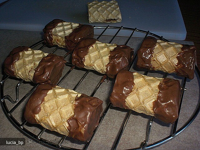 Imagine Reteta culinara Mini - Rulouri cu Crema de Nuca | 2review.ro