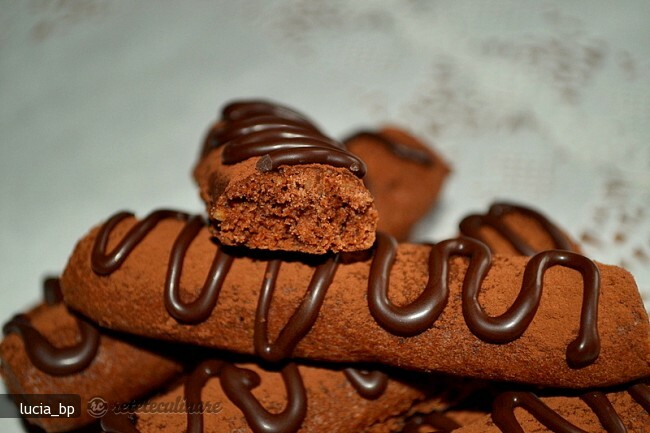 Imagine Reteta culinara Bastonase Rulate de Ciocolata | 2review.ro