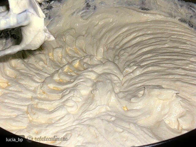 Imagine Reteta culinara Crema de Frisca cu Miere | 2review.ro