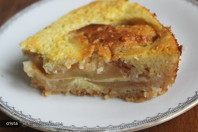 Imagine Reteta culinara Prajitura Cremoasa cu Mere si Blat Sfarimicios | 2review.ro