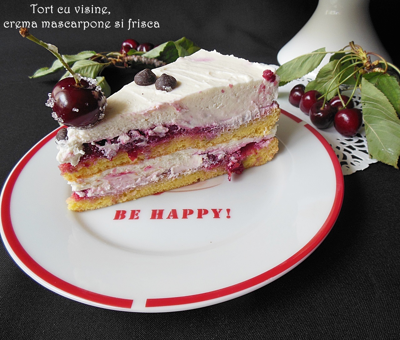 Imagine Reteta culinara Tort cu visine, crema mascarpone si frisca | 2review.ro