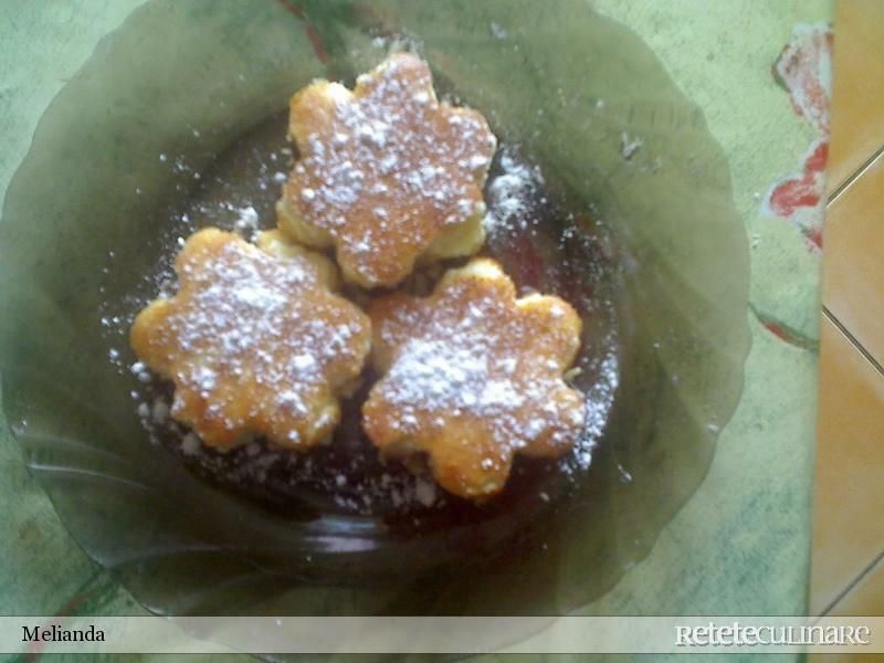 Imagine Reteta culinara Prajitura cu branza si stafide | 2review.ro