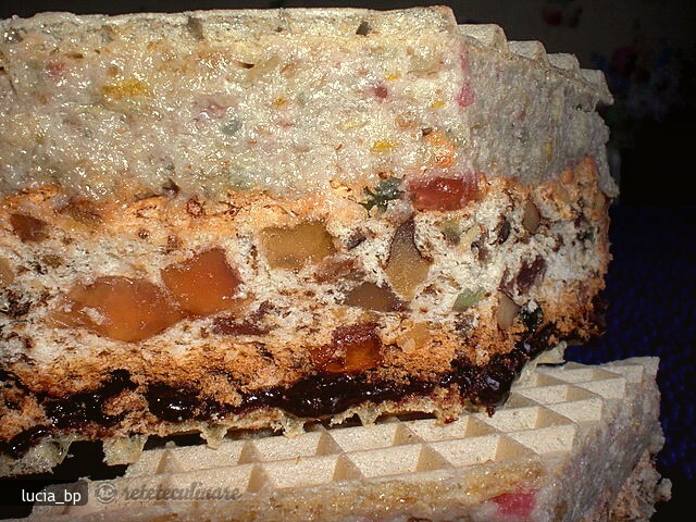 Imagine Reteta culinara Prajitura cu Foi de Napolitane, Blat si 2 Creme | 2review.ro