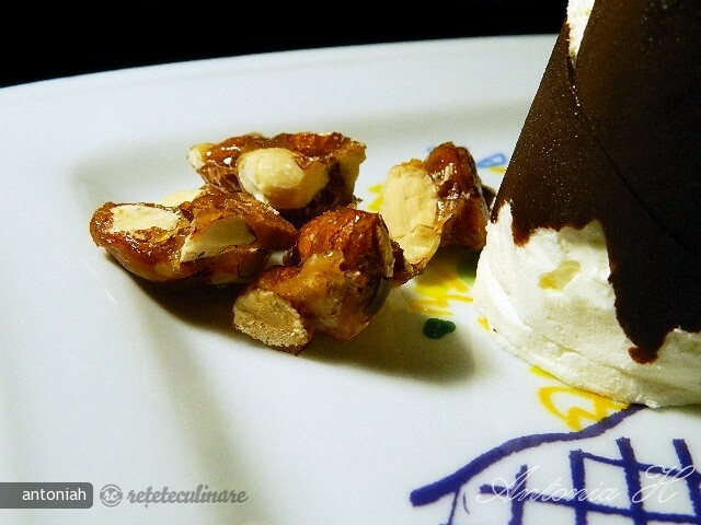 Imagine Reteta culinara Conuri de Inghetata Alcoolizata (cu Struguri si Ciocolata) | 2review.ro