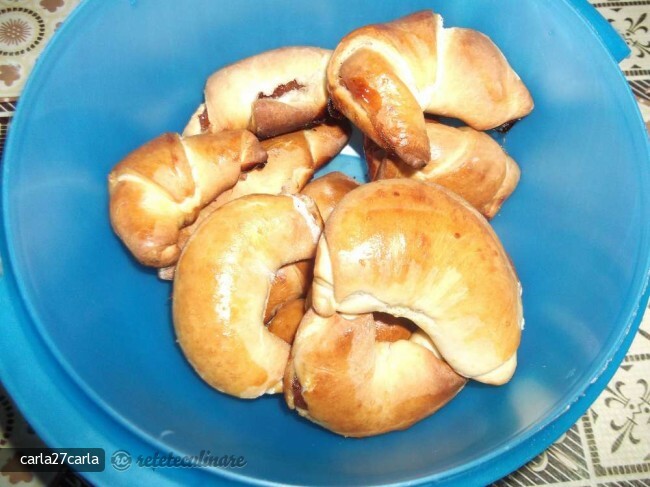 Imagine Reteta culinara Cornuri cu Dulceata de Gutui | 2review.ro