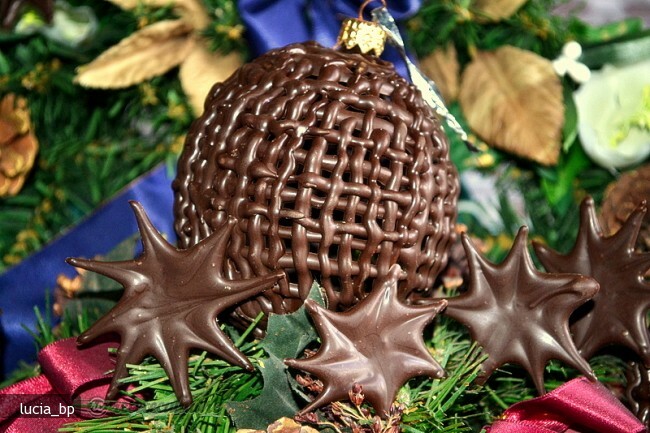 Imagine Reteta culinara Globuri si Stelute din Ciocolata | 2review.ro