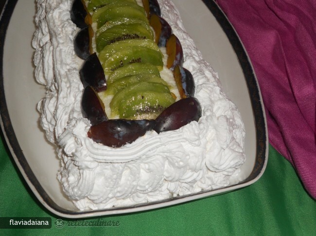 Imagine Reteta culinara Tort Diplomat cu Pepene Galben, Prune si Kiwi | 2review.ro