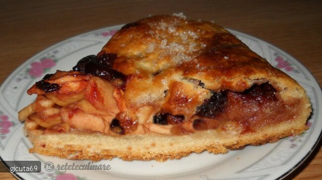 Imagine Reteta culinara Placinta cu Mere si Dulceata de Visine - de Post | 2review.ro