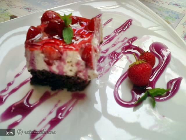 Imagine Reteta culinara Prajitura cu Branza si Capsuni | 2review.ro