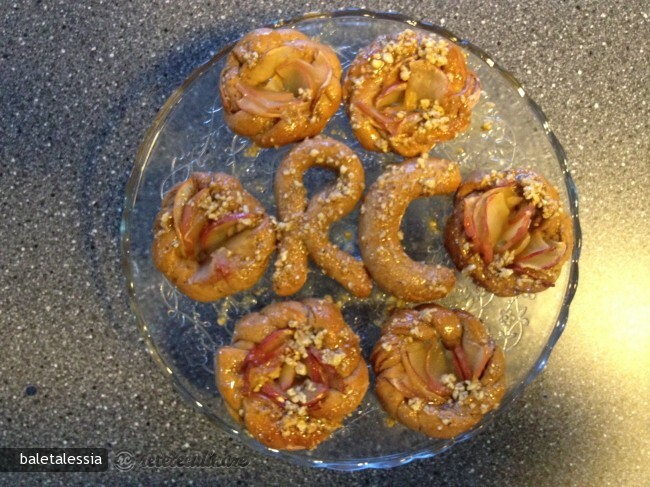 Imagine Reteta culinara Coronite Vegetariene cu Mere si Nuci | 2review.ro