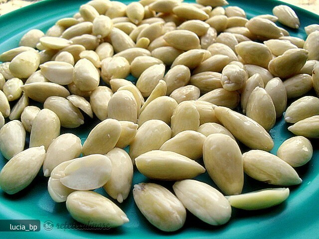 Imagine Reteta culinara Cum Se Decojesc Migdalele Crude | 2review.ro