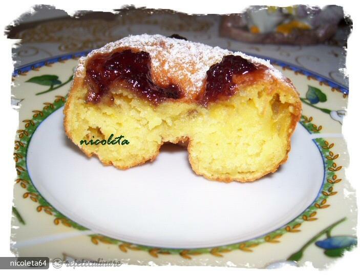 Imagine Reteta culinara Reţetă de preparare a papanaşilor cu urdă | 2review.ro