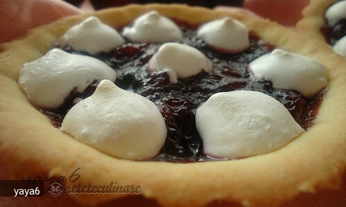 Imagine Reteta culinara Minitarte cu Bezea | 2review.ro