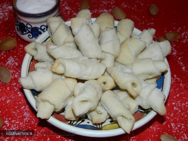 Imagine Reteta culinara Cornulete cu rahat | 2review.ro