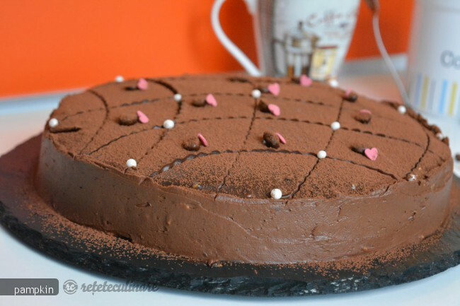 Imagine Reteta culinara Tort cu Cafea si Glazura de Ciocolata | 2review.ro
