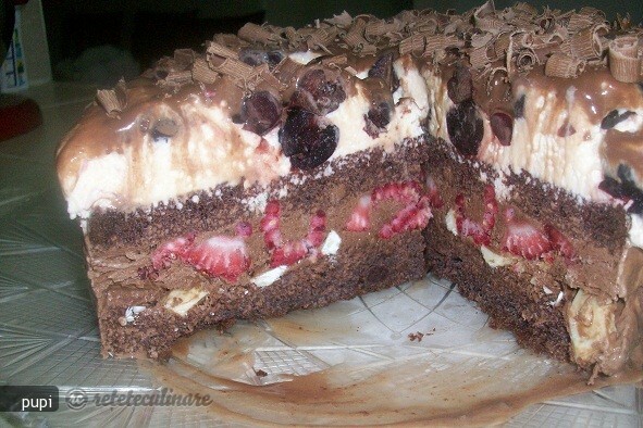 Imagine Reteta culinara Tort de Inghetata cu Fructe Proaspete si Blat | 2review.ro