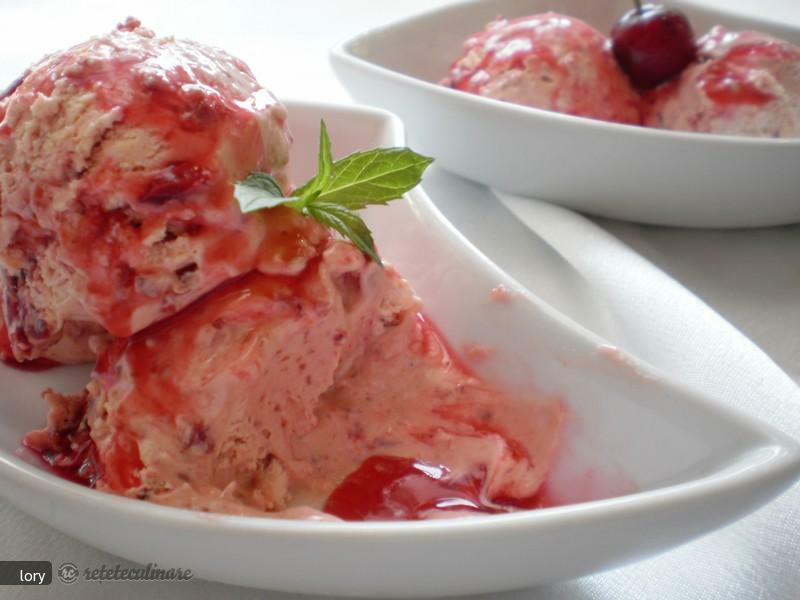 Imagine Reteta culinara Inghetata de Visine | 2review.ro