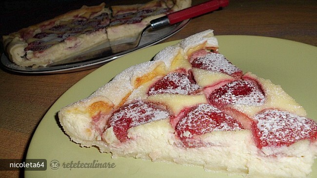 Imagine Reteta culinara Tarta cu Branza si Capsuni | 2review.ro