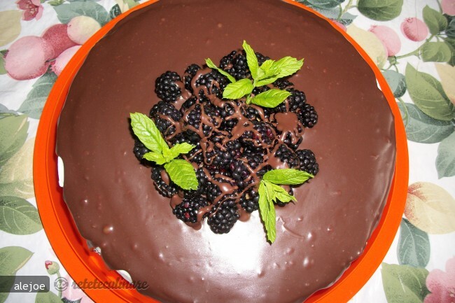 Imagine Reteta culinara Tort cu Mure | 2review.ro