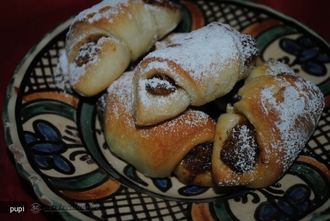 Imagine Reteta culinara Cornuri Dospite Fara Ou (de Post) | 2review.ro