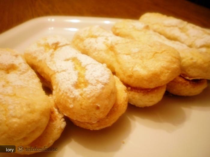 Imagine Reteta culinara Piscoturi de Sampanie | 2review.ro