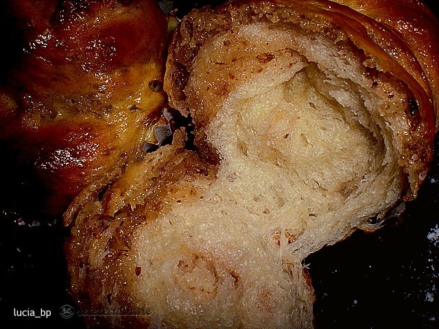 Imagine Reteta culinara Briose cu Nuca | 2review.ro