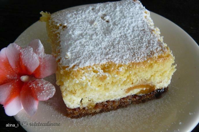 Imagine Reteta culinara Prajitura Cu Crema De Branza Si Caise | 2review.ro