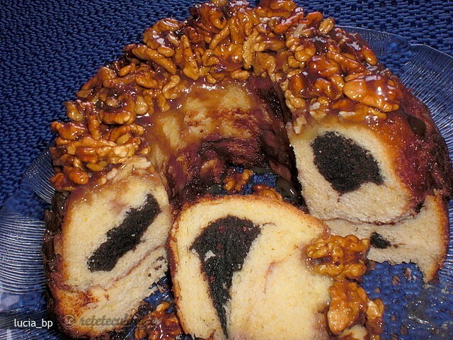 Imagine Reteta culinara Guguluf cu Nuca si Crema de Ciocolata | 2review.ro