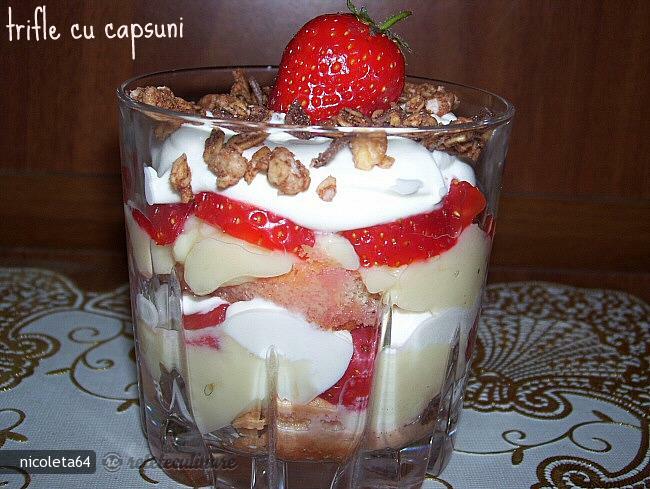 Imagine Reteta culinara Trifle cu Capsuni | 2review.ro