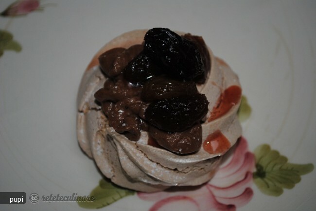 Imagine Reteta culinara Pavlova | 2review.ro