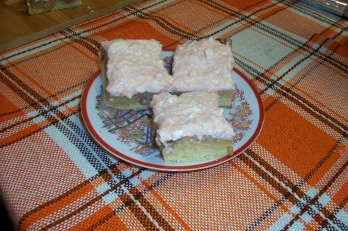 Imagine Reteta culinara Prajitura cu mere si crema de Budinca | 2review.ro