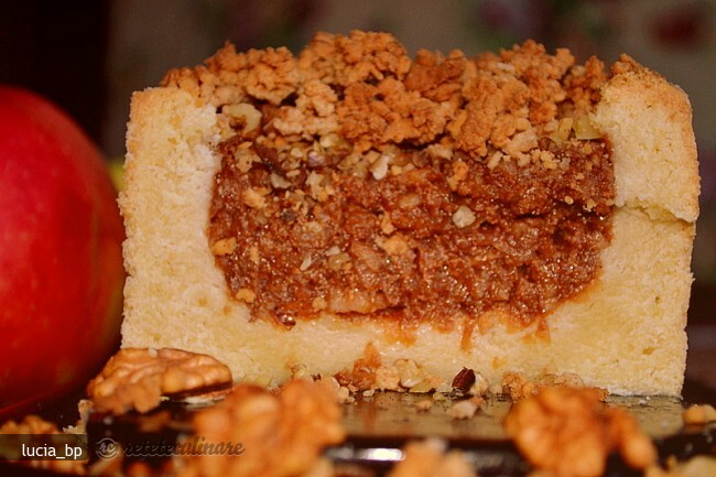 Imagine Reteta culinara Prajitura cu Mere si Crumble | 2review.ro