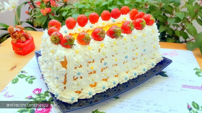 Imagine Reteta culinara Tort cu Piersici si Capsuni | 2review.ro