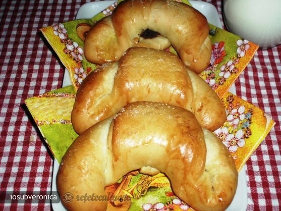 Imagine Reteta culinara Cornuri cu Finetti | 2review.ro