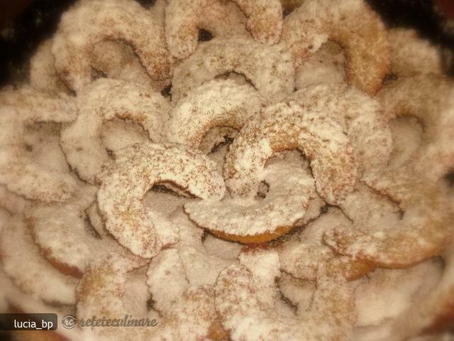 Imagine Reteta culinara Fursecuri Semiluna Aplicate cu Screper-ul | 2review.ro