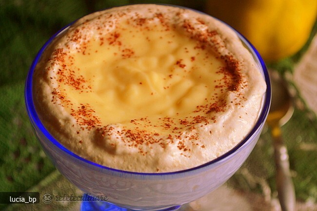 Imagine Reteta culinara Spuma de Gutui cu Lapte de Pasare | 2review.ro