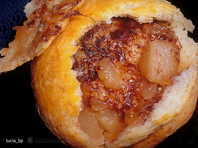 Imagine Reteta culinara Placintele Rusesti cu Mere si Ciocolata | 2review.ro