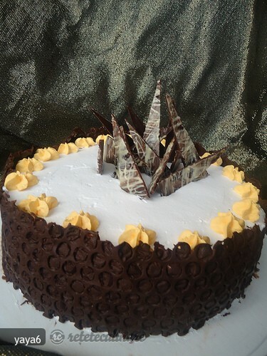 Imagine Reteta culinara Tort cu Ciocolata Reciclata, de la Mosu | 2review.ro