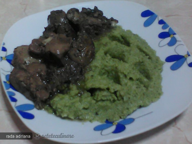 Imagine Reteta culinara Ficatei de Pui cu Piure de Broccoli | 2review.ro