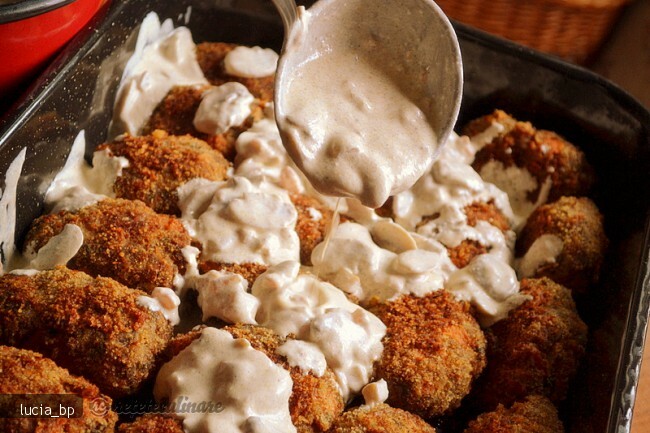 Imagine Reteta culinara Sarmale Coapte, in Sos de Ciuperci | 2review.ro