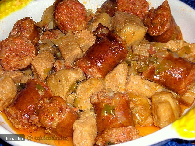 Imagine Reteta culinara Tochitura Bucovineana | 2review.ro