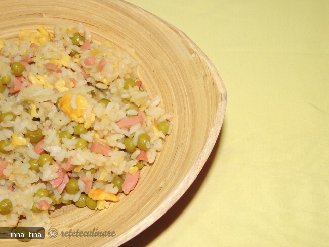 Imagine Reteta culinara Orez Cantonez cu Sunca | 2review.ro