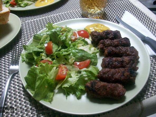 Imagine Reteta culinara Mititeii Mei. . . . . | 2review.ro