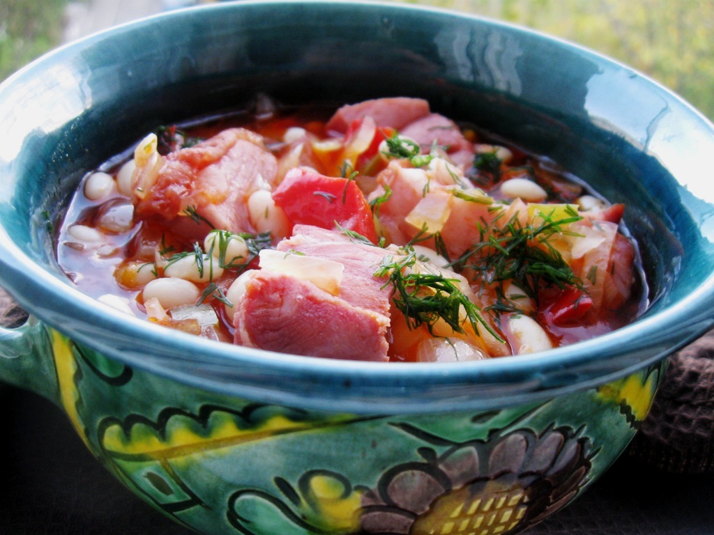 Imagine Reteta culinara Fasole cu Ciolan Afumat | 2review.ro